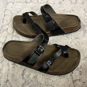 Black double strap style sandal Size 6